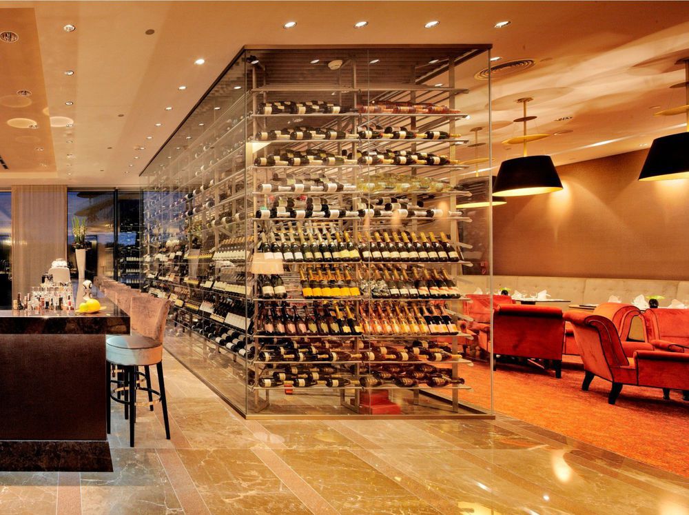 Grand Hotel River Park, A Luxury Collection Hotel, Bratislava Restaurang bild Wine Bar