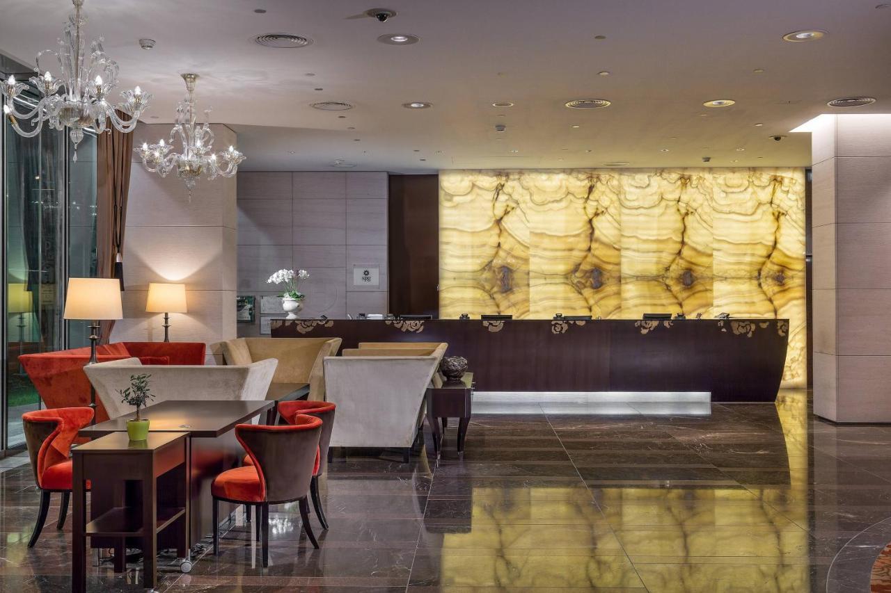 Grand Hotel River Park, A Luxury Collection Hotel, Bratislava Exteriör bild Lobby