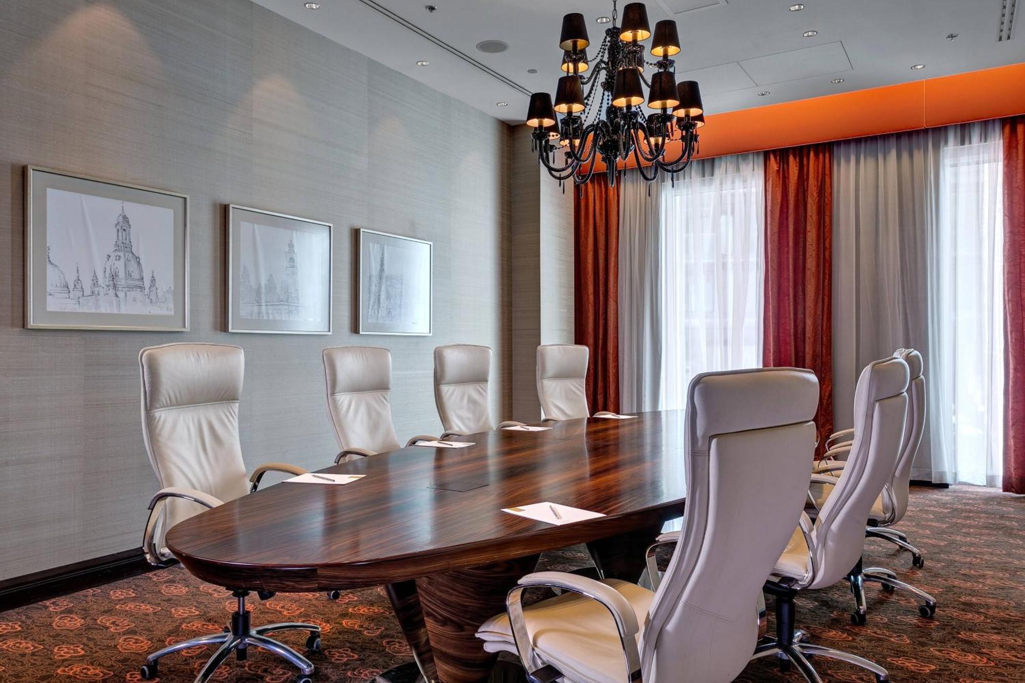 Grand Hotel River Park, A Luxury Collection Hotel, Bratislava Exteriör bild Boardroom at the InterContinental Hotel, London, Park Lane